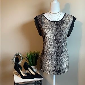 3/$15💕 Dress top back sheet